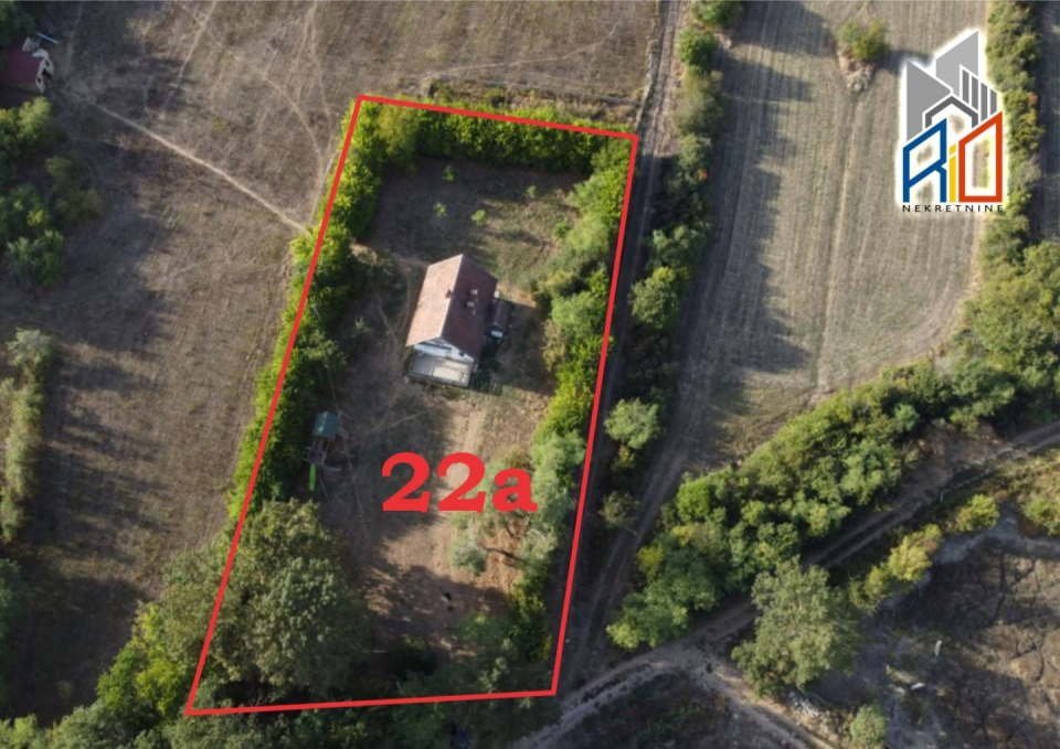 NA PRODAJU! Useljiva kuća u Vrelu kod Uba!