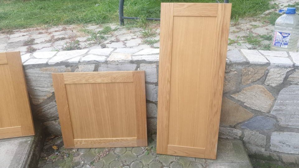 Prodajem 2000 m2 hrastovih vratanca za kuhinje, ormare itd