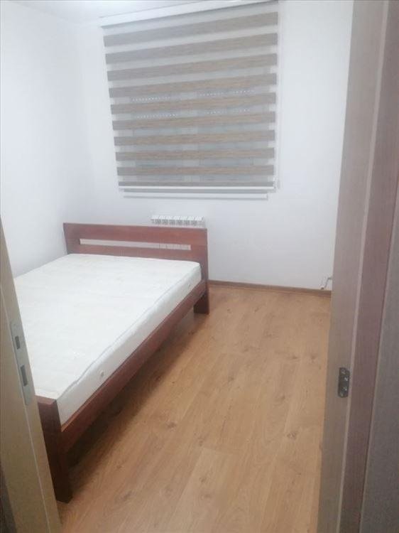 Prodajem dvoiposoban polunamešten stan-Beograd
