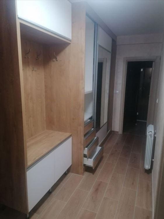 Prodajem dvoiposoban polunamešten stan-Beograd