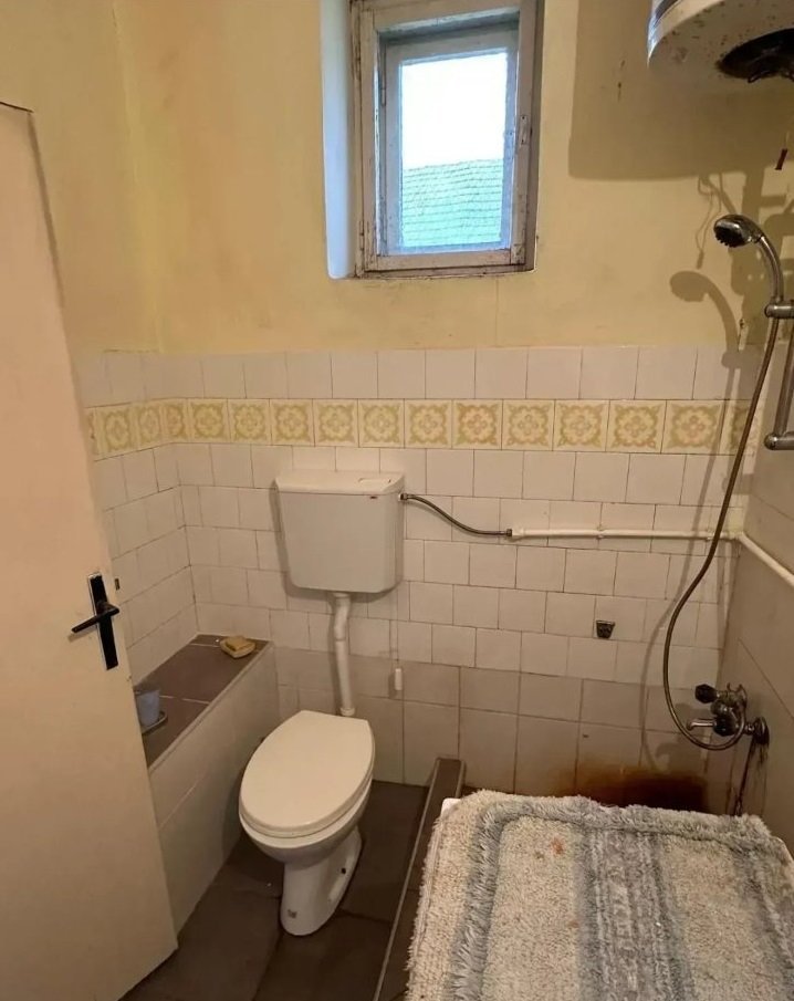 Na prodaju kuca 320m2 u selu Torak