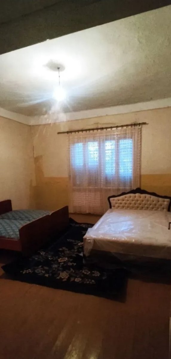 Na prodaju kuca 320m2 u selu Torak