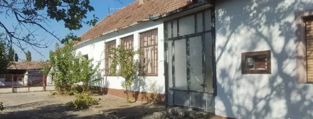 Na prodaju kuca 320m2 u selu Torak