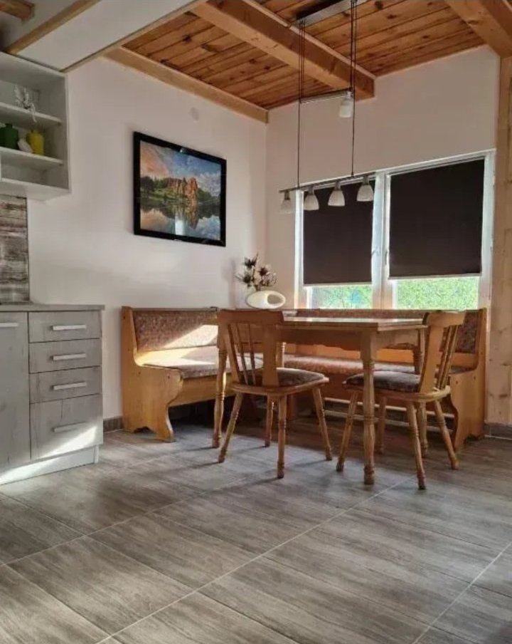 Na prodaju vikendica u Rogačici