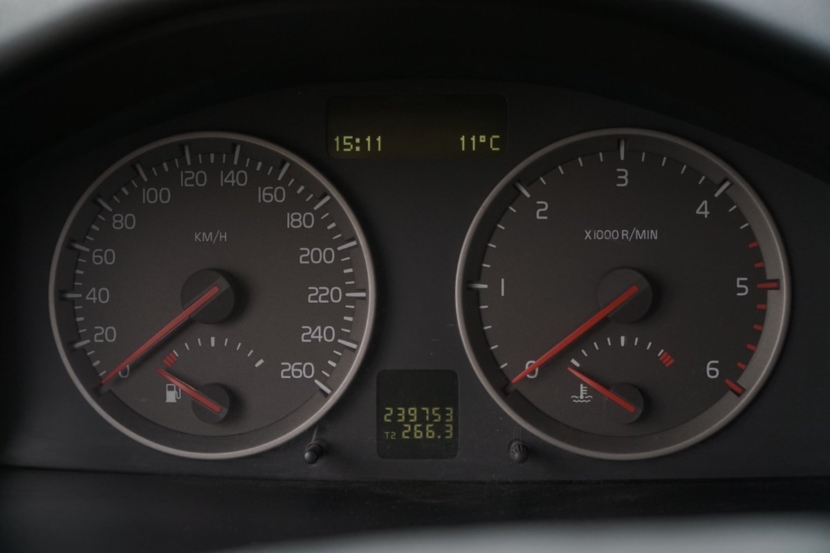 VOLVO V50