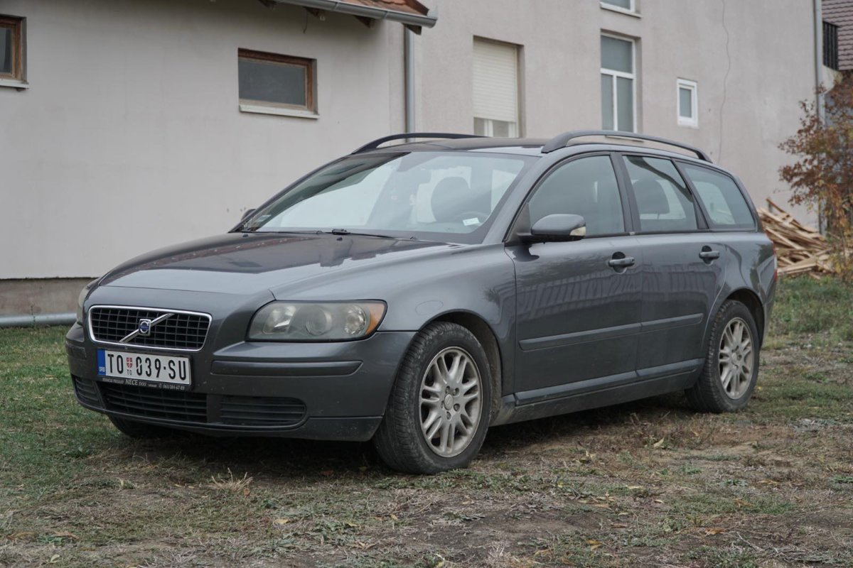 VOLVO V50