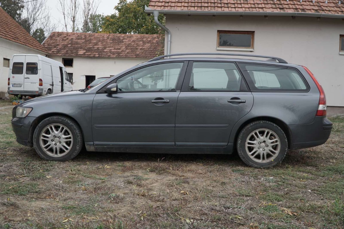 VOLVO V50