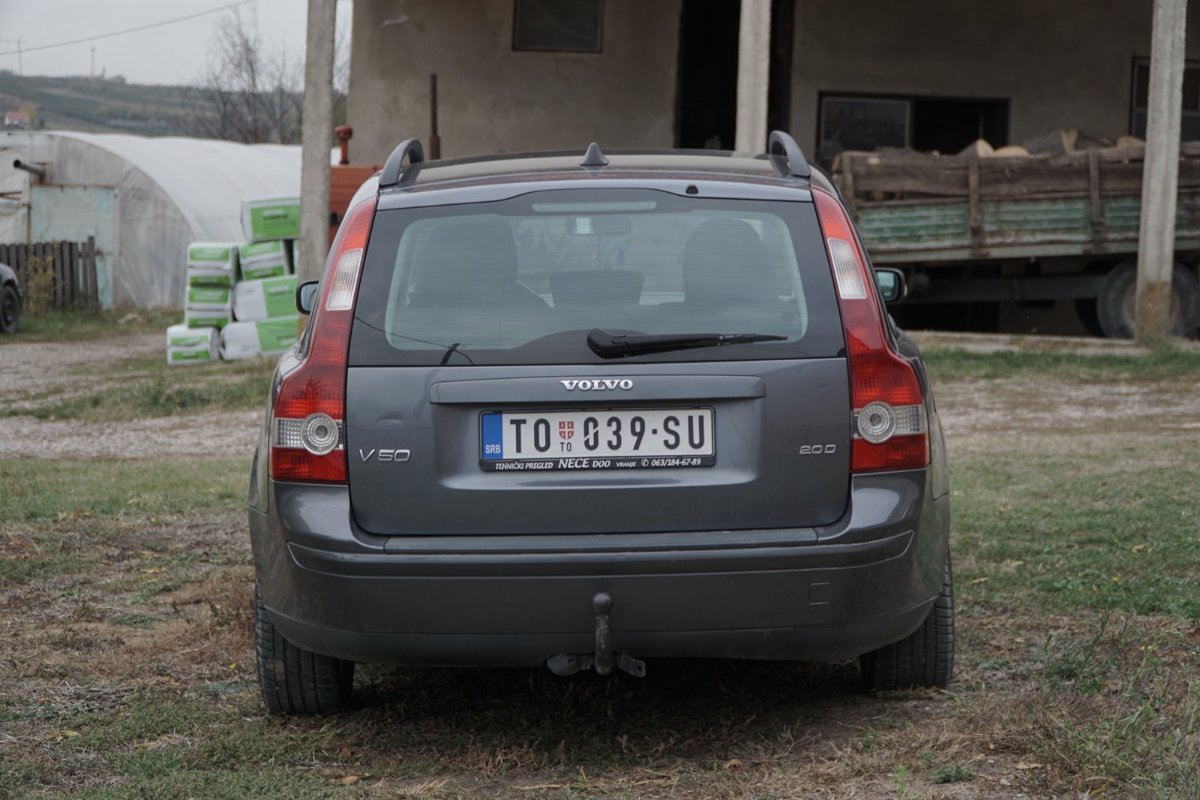 VOLVO V50
