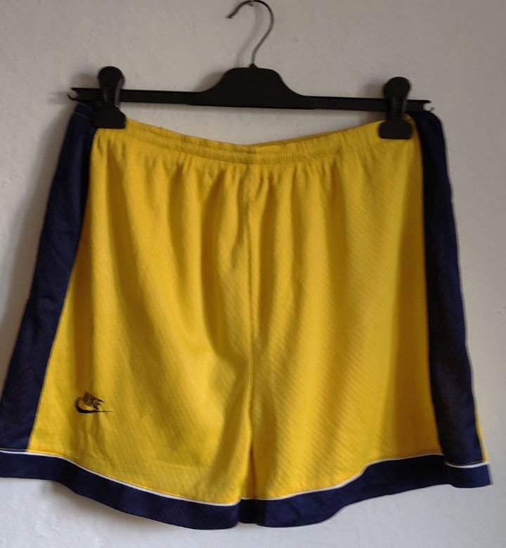 Sportska majica i šorts komplet - L/XL