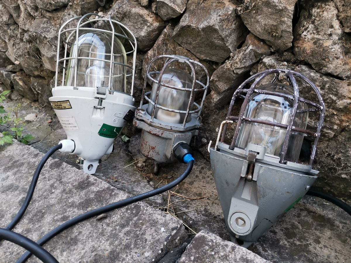 3 industrijske lampe livene