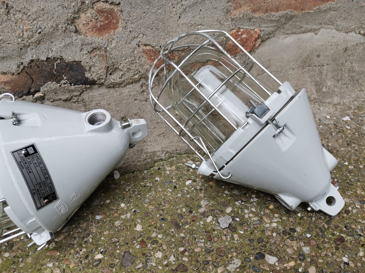2 industrijske lampe nekorišćene EOW