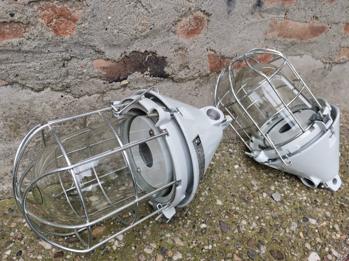 2 industrijske lampe nekorišćene EOW