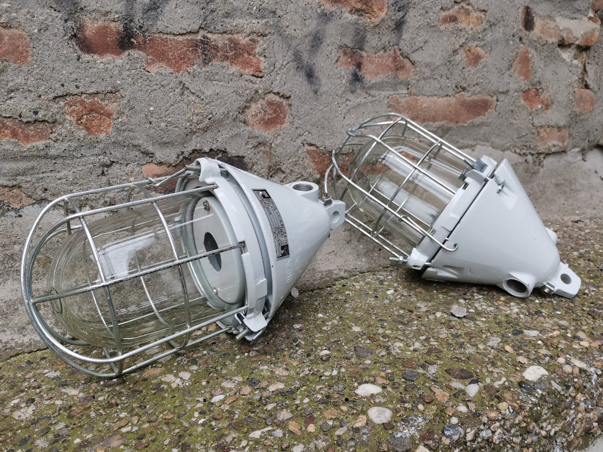 2 industrijske lampe nekorišćene EOW