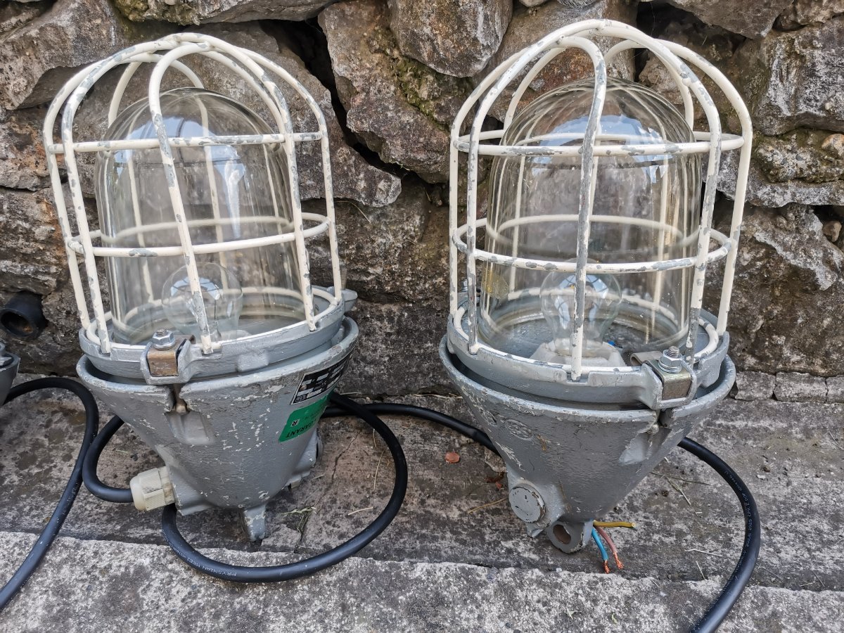 2 industrijske lampe stare