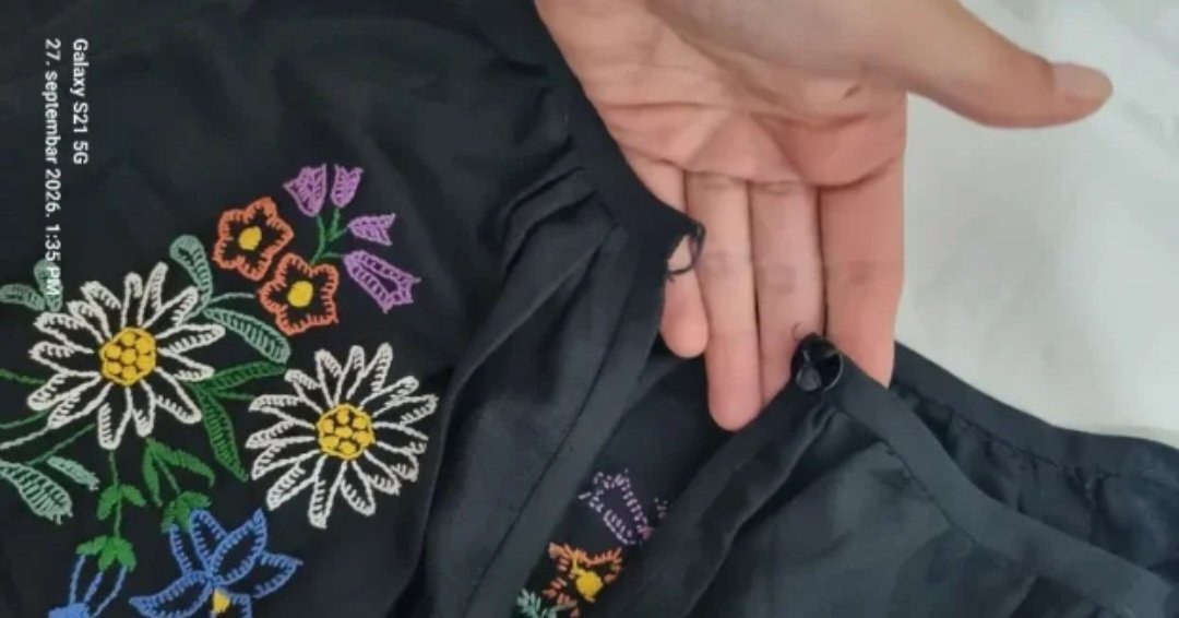 Crna etno bluza sa vezom i vezenim cvetovima 50/52 (3XL/4XL)