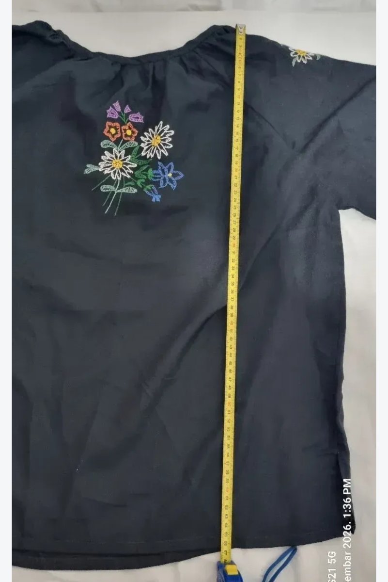 Crna etno bluza sa vezom i vezenim cvetovima 50/52 (3XL/4XL)