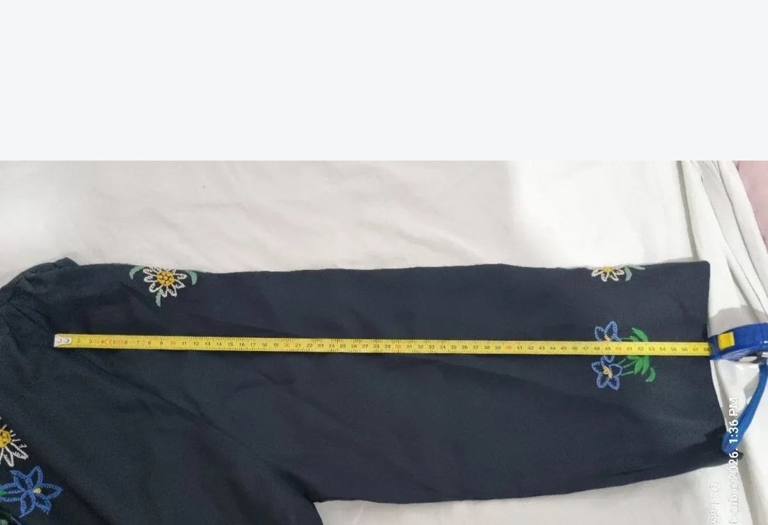 Crna etno bluza sa vezom i vezenim cvetovima 50/52 (3XL/4XL)