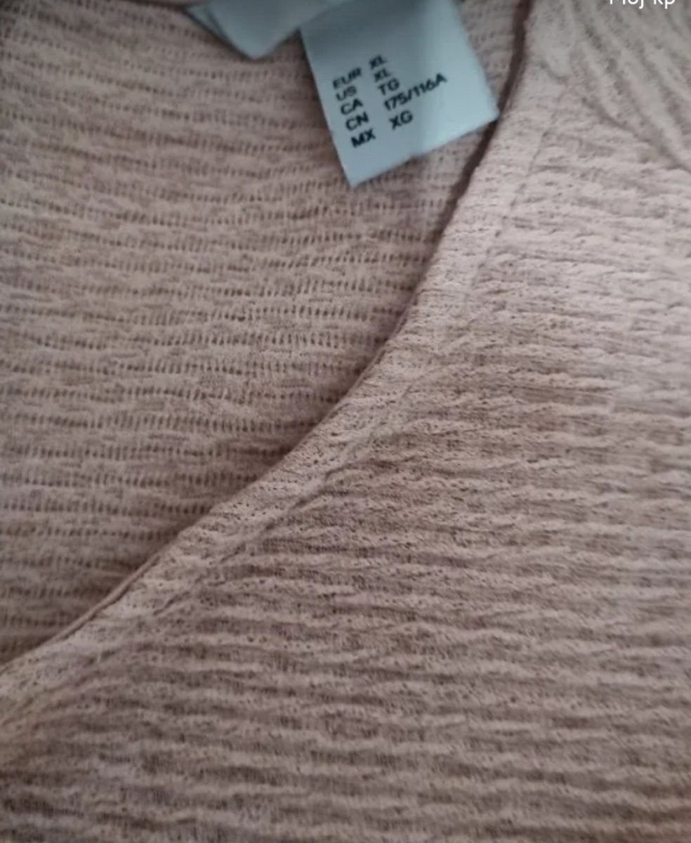 HM prljavoroze bluza XL sa puf rukavima (reljefna tekstura)