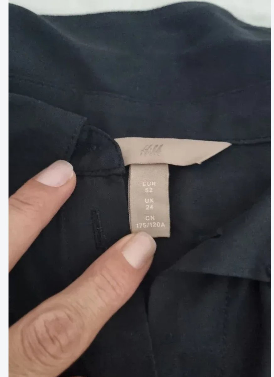 HM crna ženska košulja / bluza EUR 52 (3XL / 4XL)