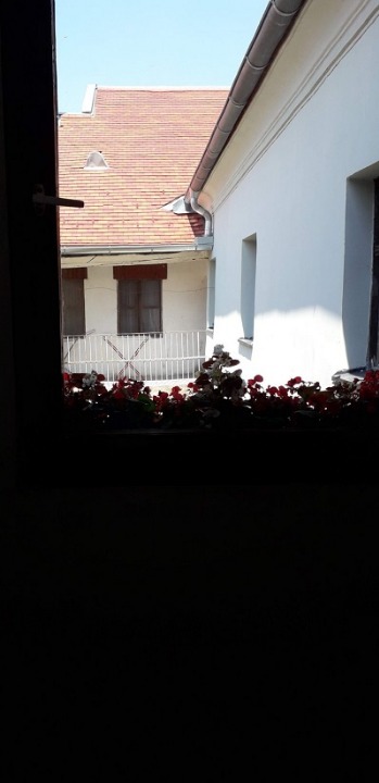 Izdajem jednoiposoban stan za Exit