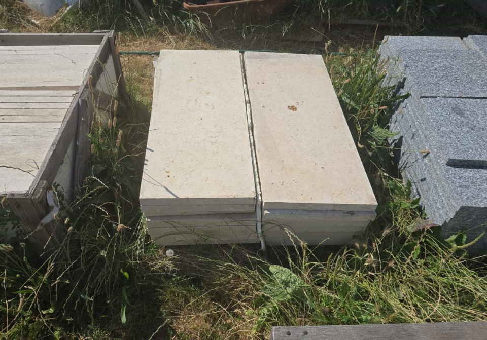 Velika rasprodaja mermernih i granitnih pločica  