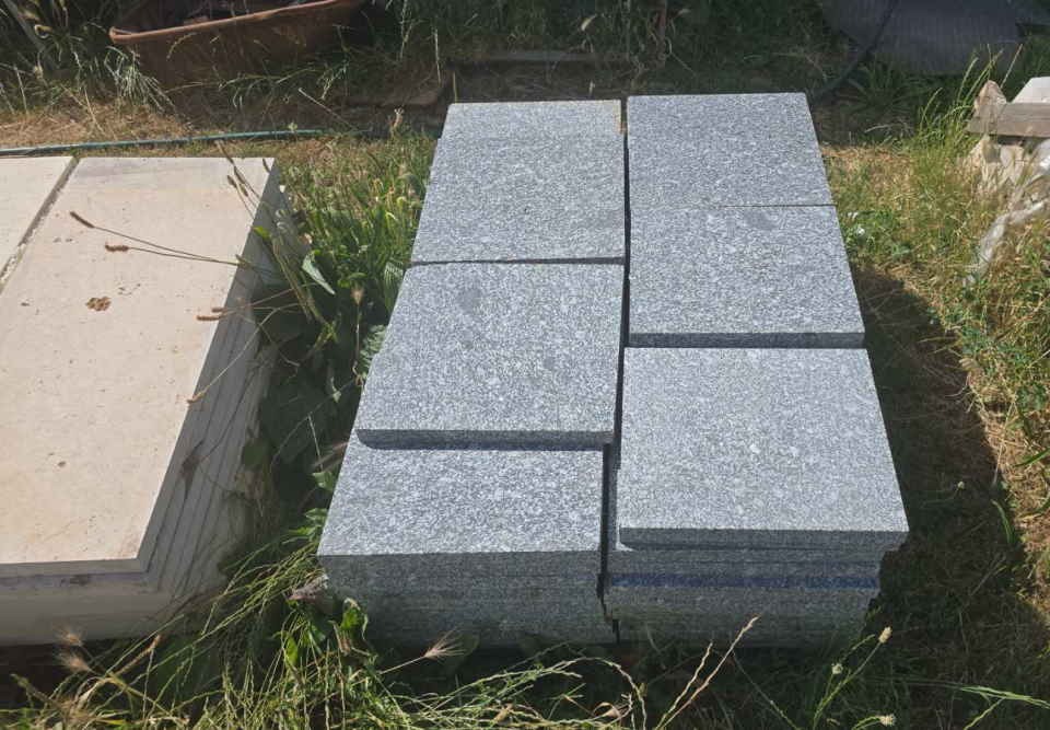 Velika rasprodaja mermernih i granitnih pločica  