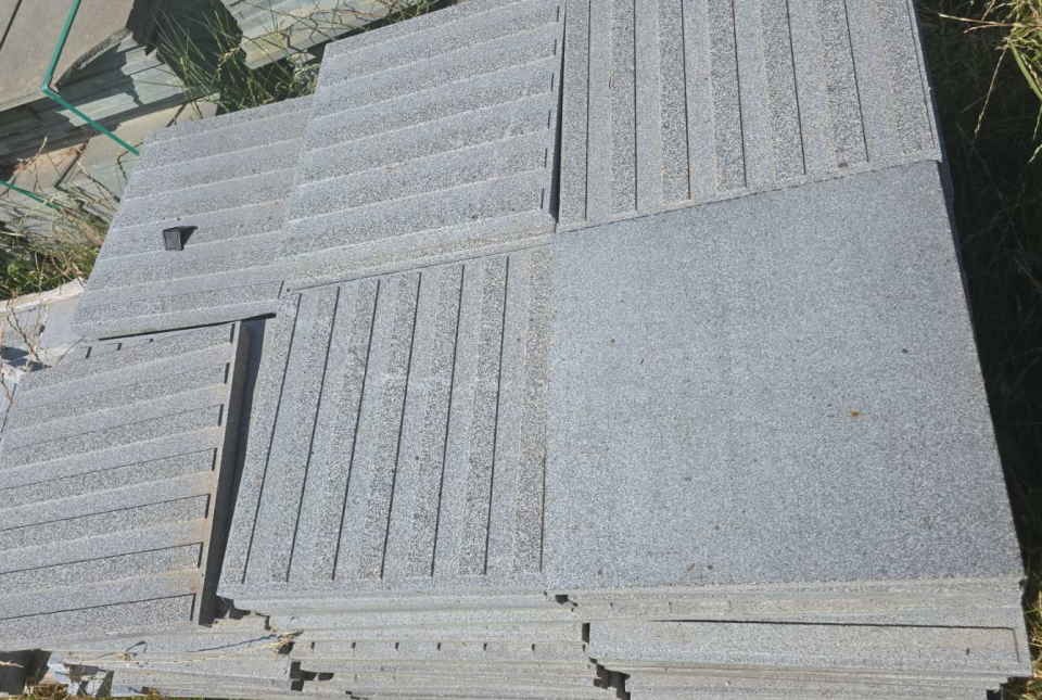 Velika rasprodaja mermernih i granitnih pločica  