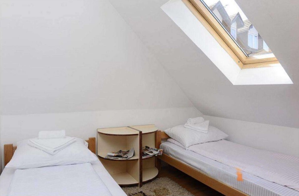 Na prodaju apartman u Kraljevim Cardacima