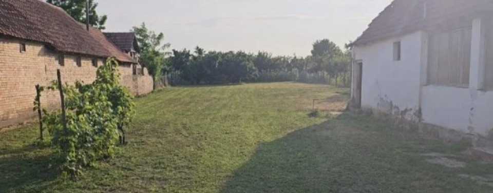 Kuca i plac u Žablju