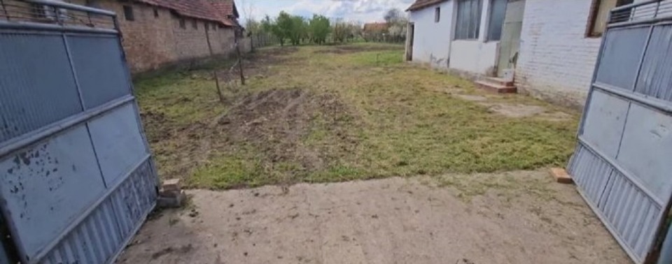 Kuca i plac u Žablju