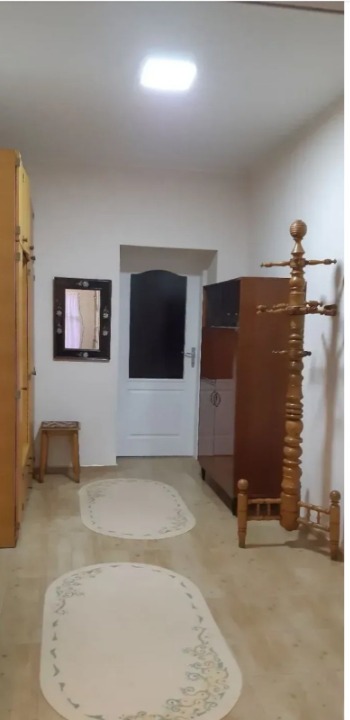 Prodajem kucu u Beceju