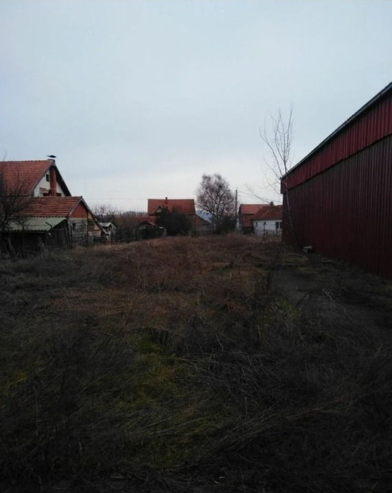 Prodajem ili izdajem halu-Kraljevo