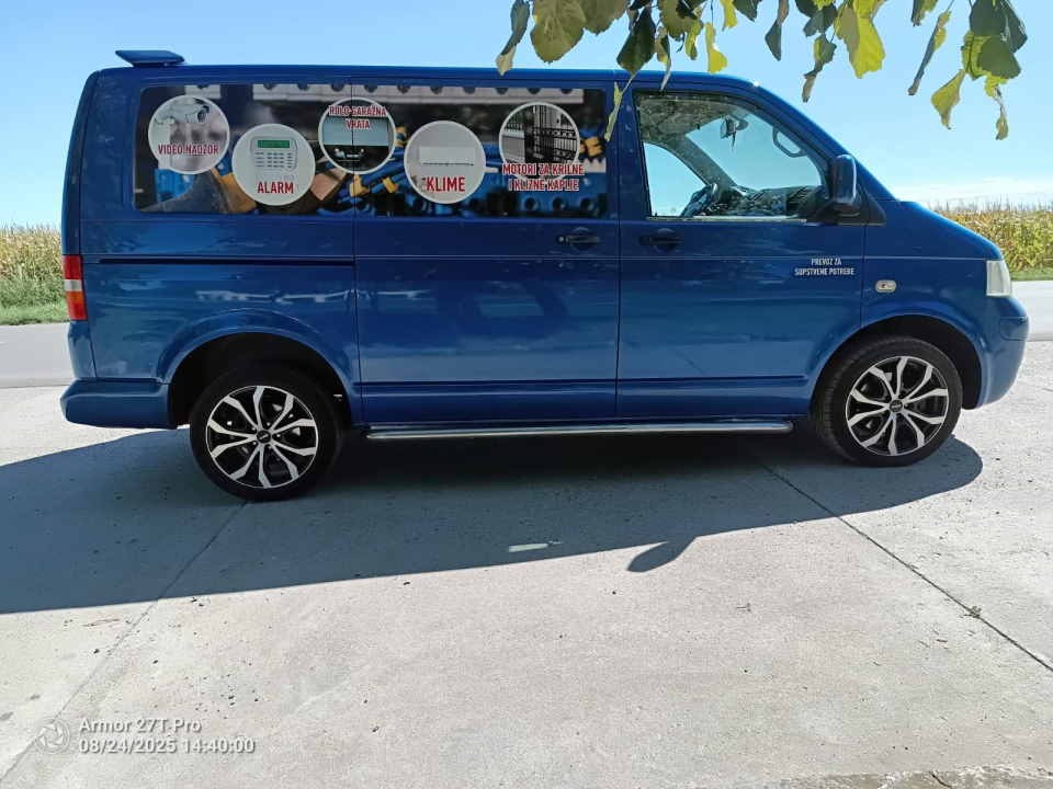  Volkswagen Transporter T5 2.5  2008.  