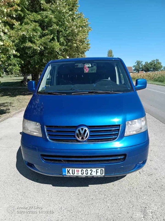  Volkswagen Transporter T5 2.5  2008.  