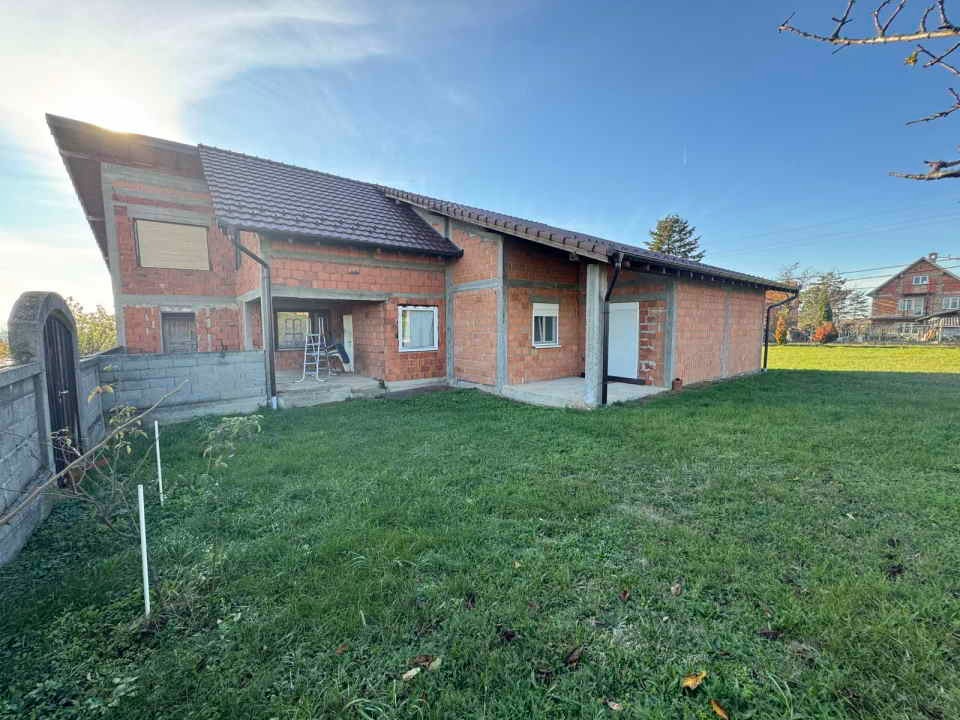 Prodaje se kuća u naselju Glumčevo Brdo 