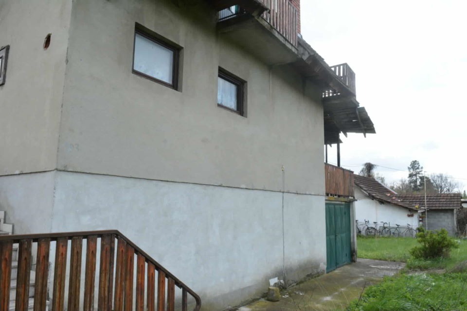 Useljiva kuca sa 6.5 ari placa na 3 etaze  