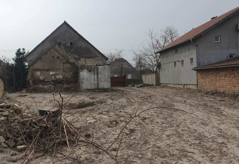 Stara kuca u Kucuri na prodaju  