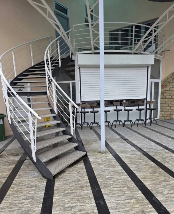 Komercijalni prostor za izdavanje 360m2 i 160m2-Novi Sad