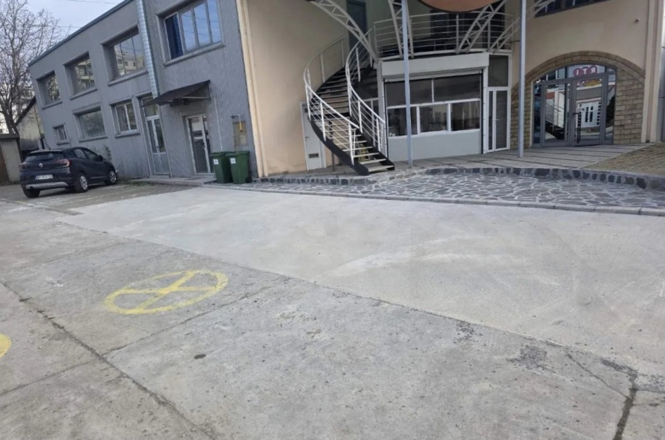 Komercijalni prostor za izdavanje 360m2 i 160m2-Novi Sad