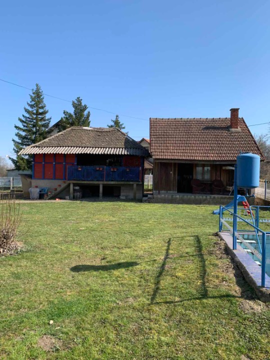 Prodajem domacinstvo u Velikim Crljenima-Lazarevac