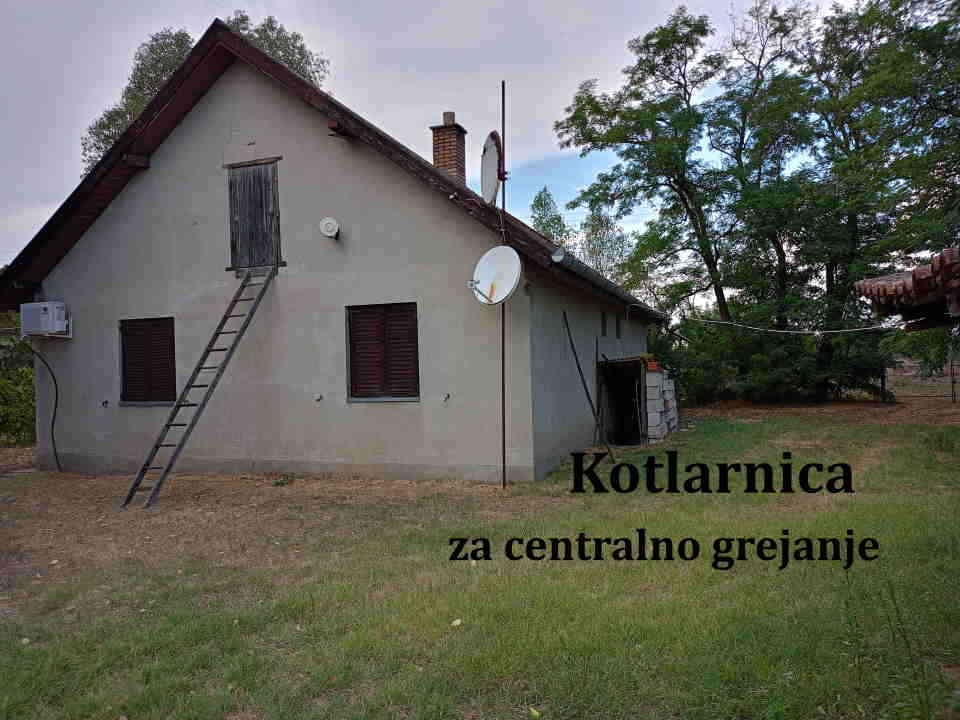 Prodaje se kuća/salaš u Hajdukovu na parceli od 3,5 jutra zemlje  
