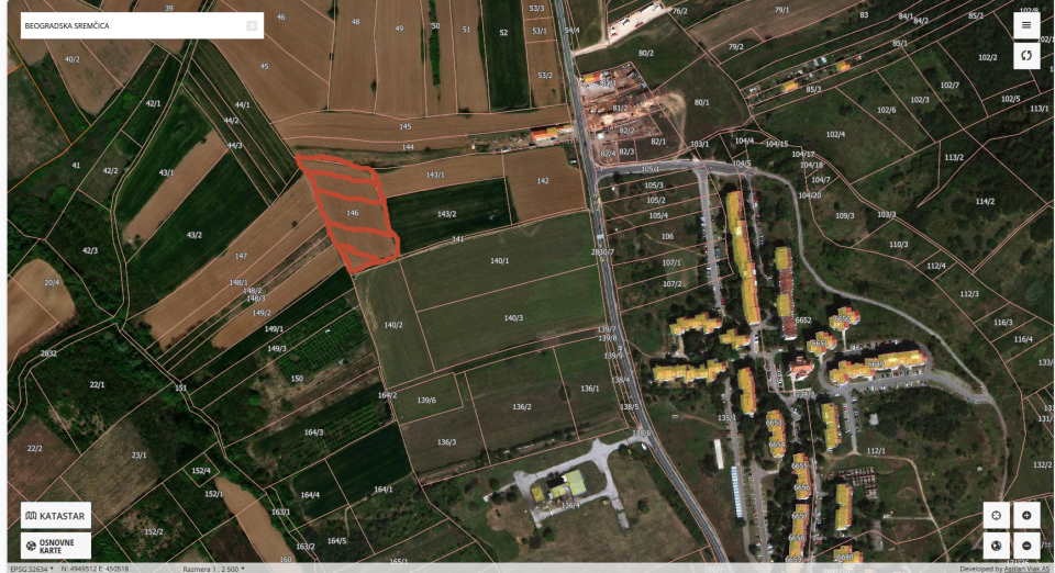 Na prodaju njiva na ulazu u Sremčicu sa desne strane 