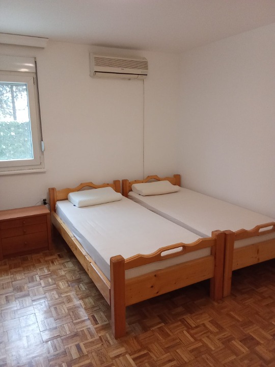 Selling 4.0 flat Vracar Belgrade Djeram Pijaca Trg terrace renovated furnished tenanted property