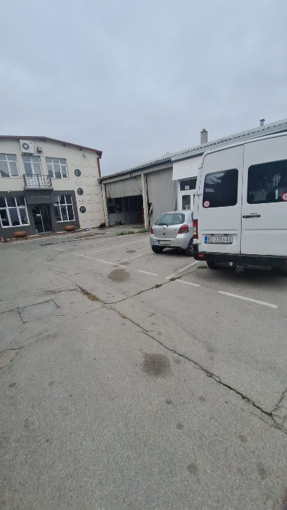 Iznajmljujem magacinski i kancelarijski prostor - Zemun