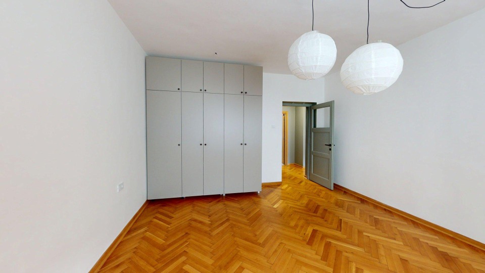 Renoviran trosoban stan na Keju-Novi Sad