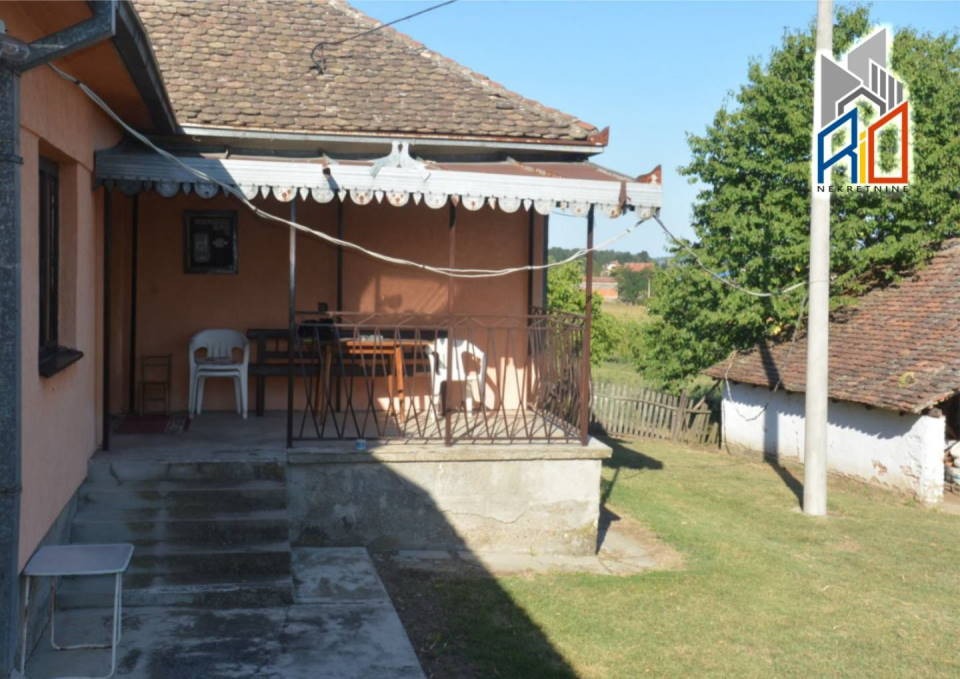 NA PRODAJU!   Seosko domaćinstvo u Sovljaku kod Uba  