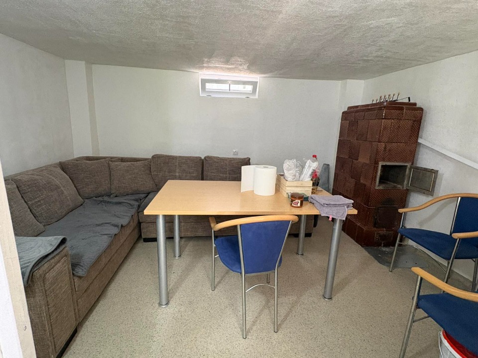 Vikend kuća 55m2,uknjižena,na 10ari placa