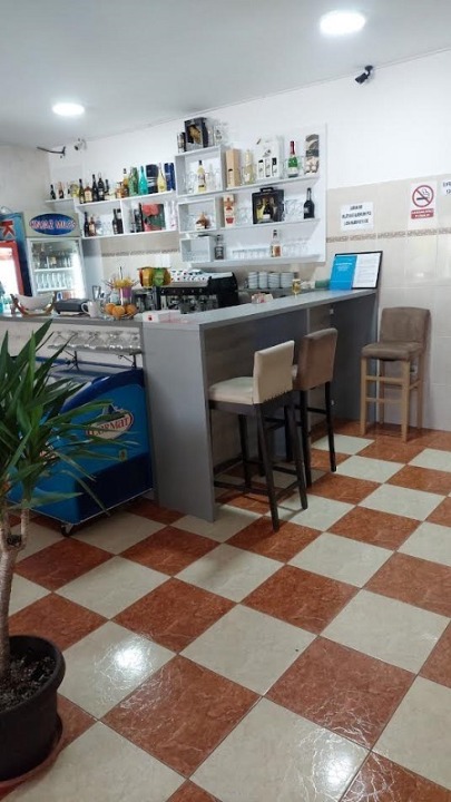 Potrebne radnice, Caffe Enigma